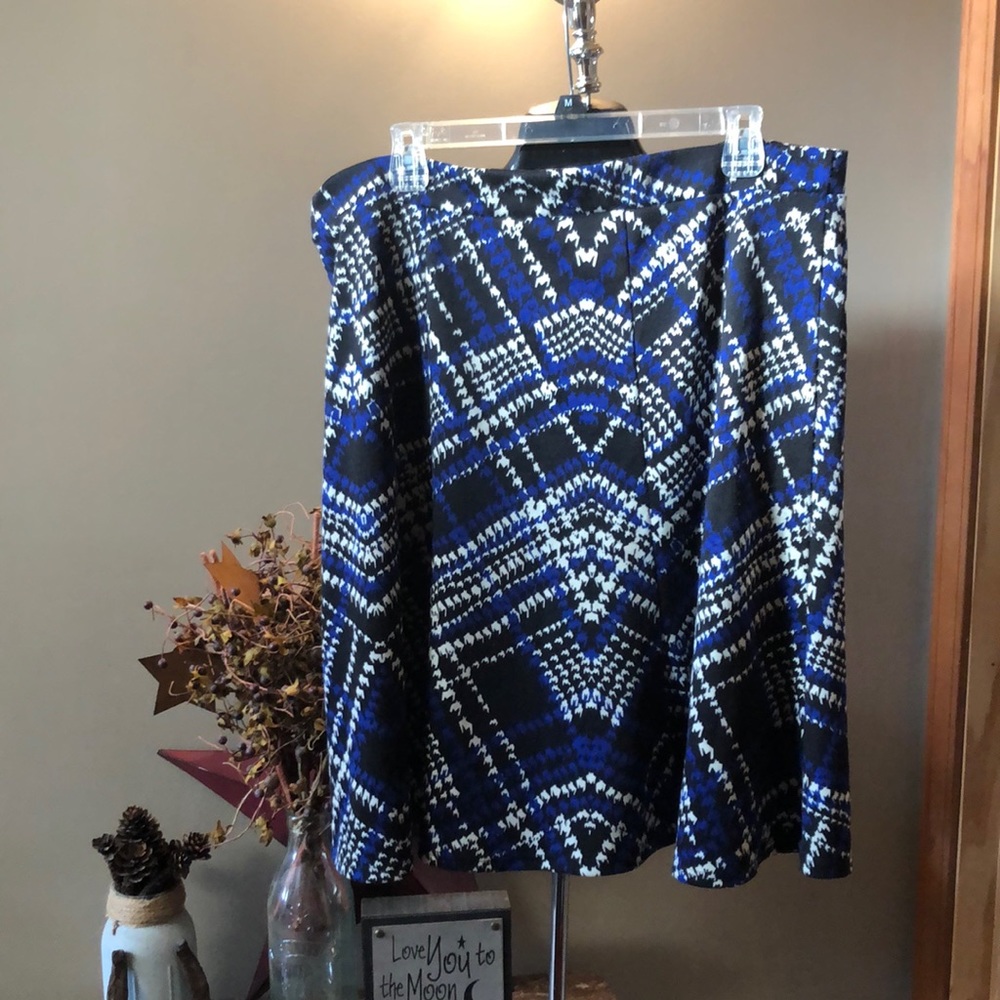 Sunny Leigh XL Skirt Like New Black Blue & Cream Houndstooth